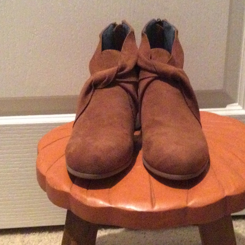 Women’s Shooties sz 7